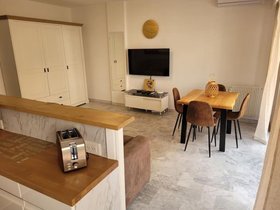 Studio Entre Plages Et Monaco Climatise Parking Рокебрюн — Кап-Мартен Экстерьер фото