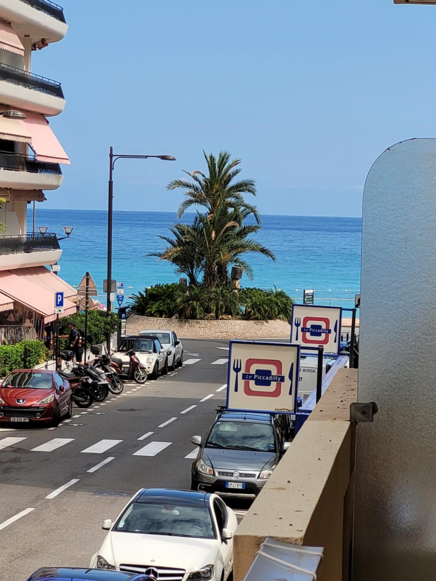 Studio Entre Plages Et Monaco Climatise Parking Рокебрюн — Кап-Мартен Экстерьер фото